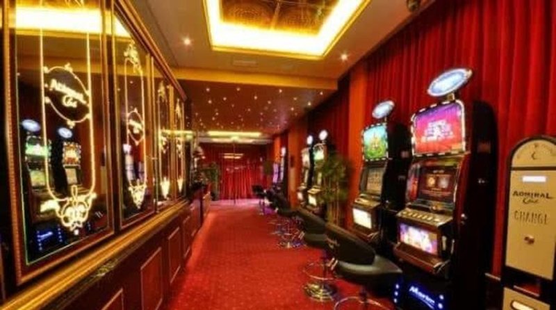 Esplora realz casino recensioni